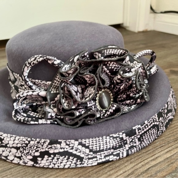 Chic Women\'s Gray and Black Hat main image 10